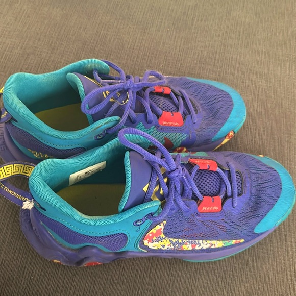 Giannis Immortality 2s - Picture 1 of 2